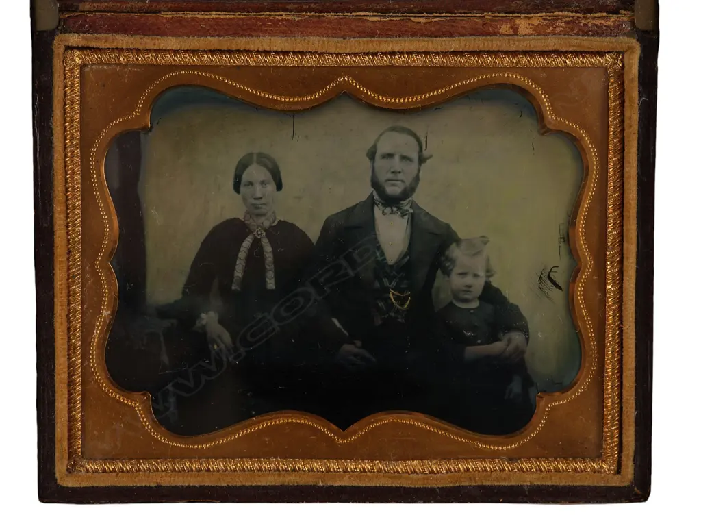 Unidentified photographer 'Untitled family group', Image 1++